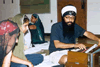 kirtan1.jpg (23kb)